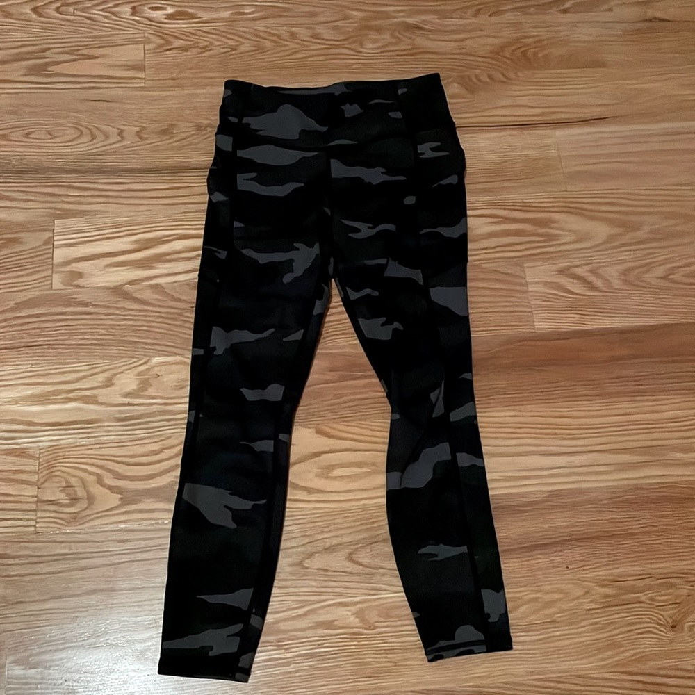 Athleta Camo 7/8 Tights NWOT